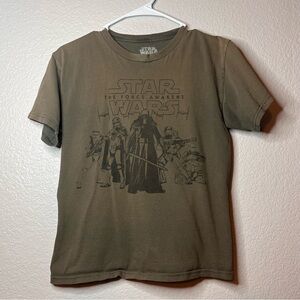 ✨10 for $15✨ Star Wars the force awakens Juniors t shirt size medium